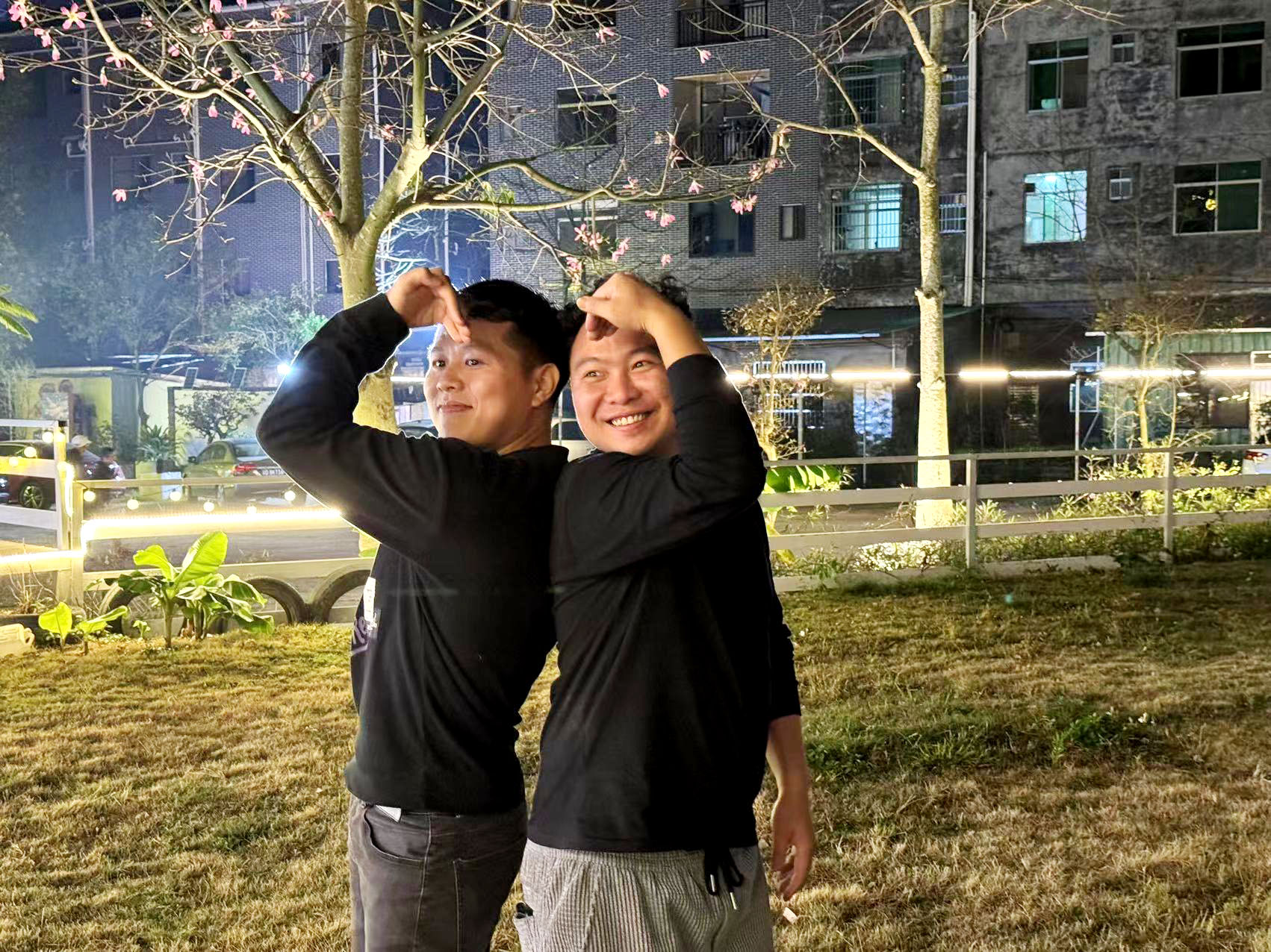 c3a7e73754e97f65a2b2d1205abf93c.jpg 万有引力活动